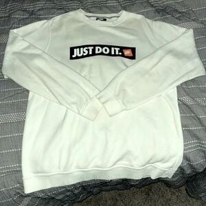 Nike crewneck. Size small. Color black.